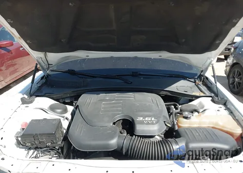 2017 Chrysler 300 300S Alloy Edition z USA, uszkodzony, nr VIN 2C3CCABG2HH669001